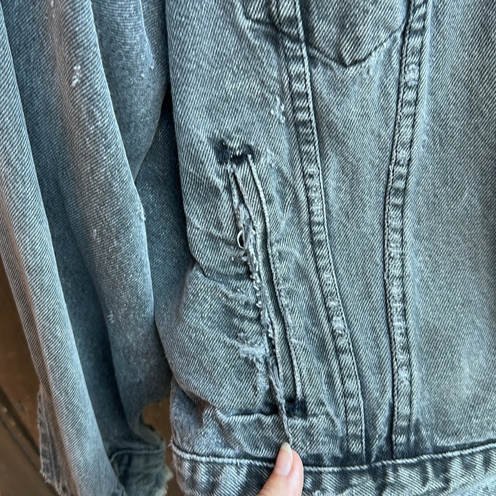 Levi's Vintage Thrashed Gray Denim Jacket - Picture 10 of 12